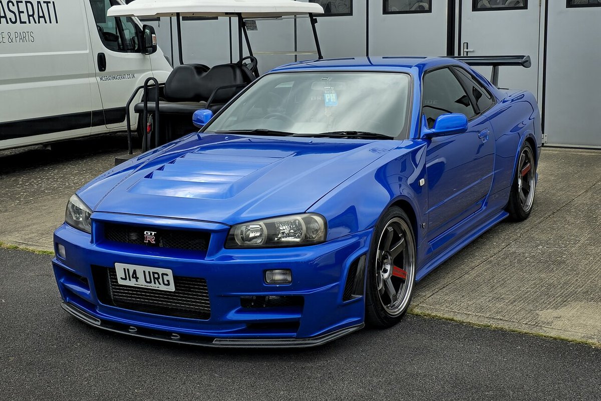 Skyline GT-R (R32 / R33 / R34)