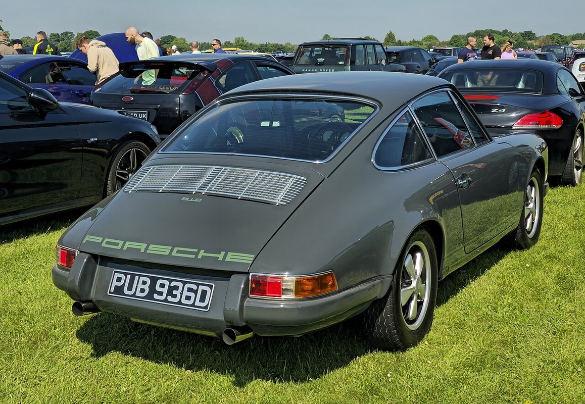 912